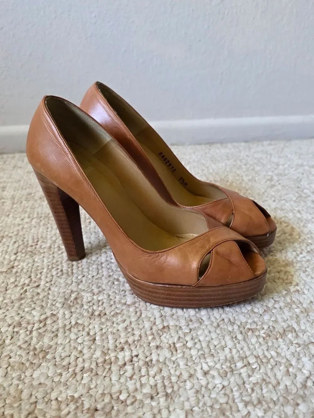 Vintage Y2K Stuart Weitzman Brown Leather Heels Size 5.5